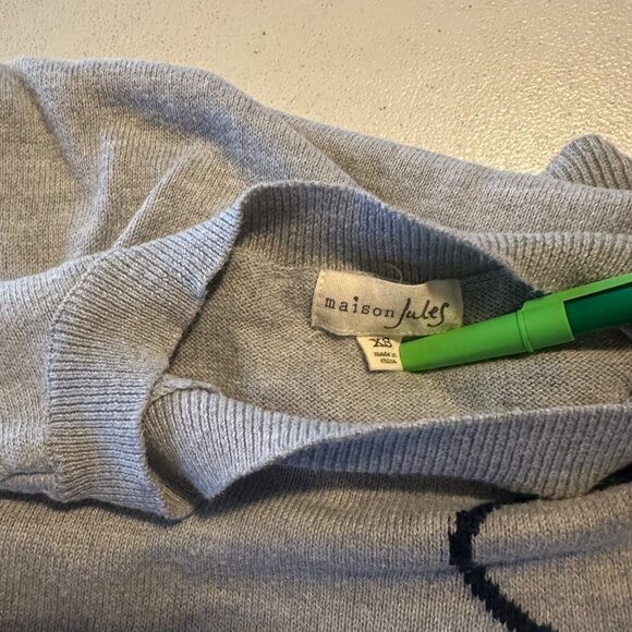 Maison Jules gray super soft pull over top with cool glasses size XS - Picture 3 of 7